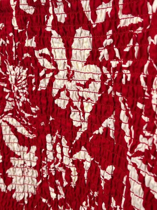 Old Navy Smocked Floral Crop Top Red Cream Size L Tall Boho Cottagecore - Picture 5 of 10